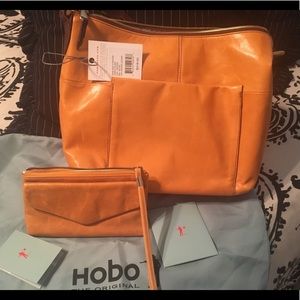 Hobo Handbag w/matching wallet